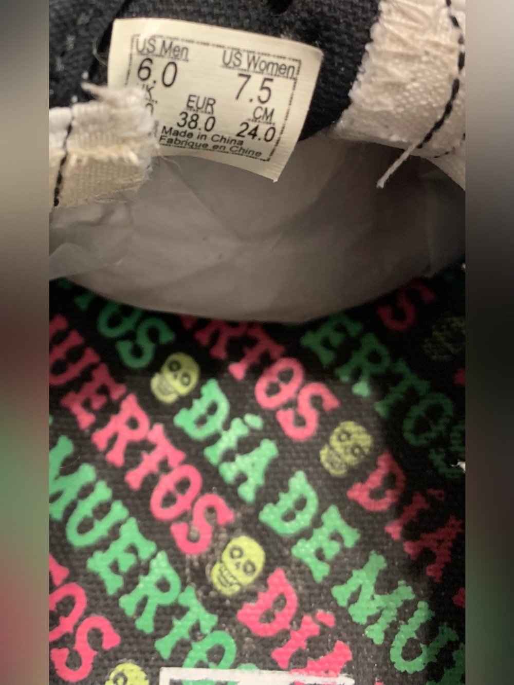 Vans Classic Slip On ‘Dia De Los Muertos’ Glow In The Dark M6 W7.5 - Picture 9 of 9